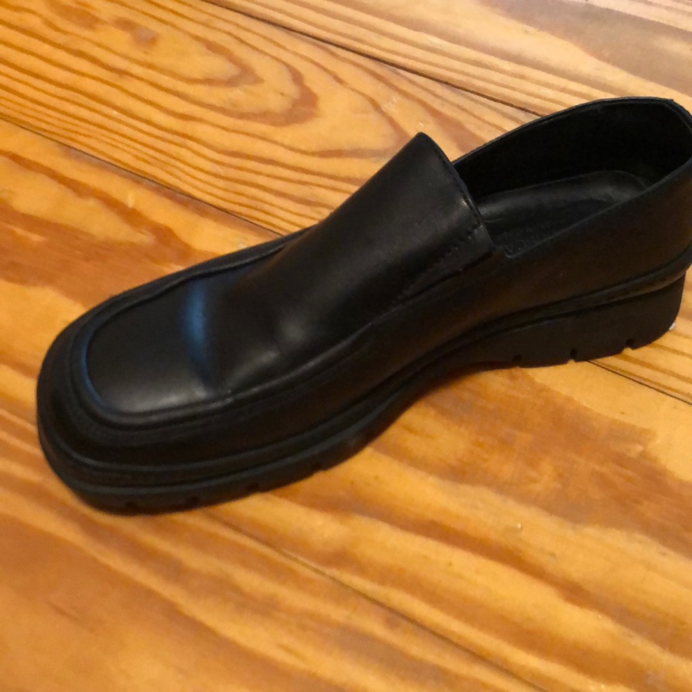 Women’s shoe